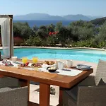Villa Agapi - Spacious Boutique With Private Pool Close To The Sea *