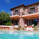 Agapi - Spacious Boutique With Private Pool Close To The Sea Syvota