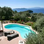 Villa Agapi - Spacious Boutique With Private Pool Close To The Sea