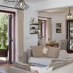 Villa Agapi - Spacious Boutique With Private Pool Close To The Sea *