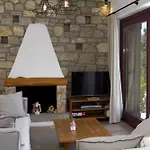 Agapi - Spacious Boutique With Private Pool Close To The Sea *