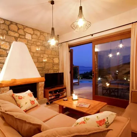 Agapi Spacious Stone Retreat With Jacuzzi And Private Pool Willa