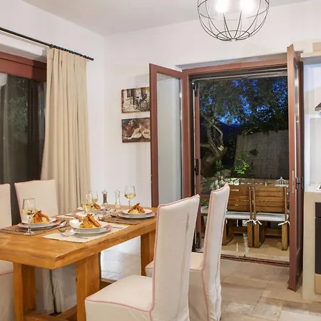 Agapi - Spacious Boutique With Private Pool Close To The Sea Villa *