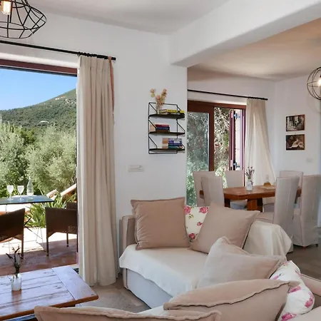 Agapi Spacious Stone Retreat With Jacuzzi And Private Pool * Sivota